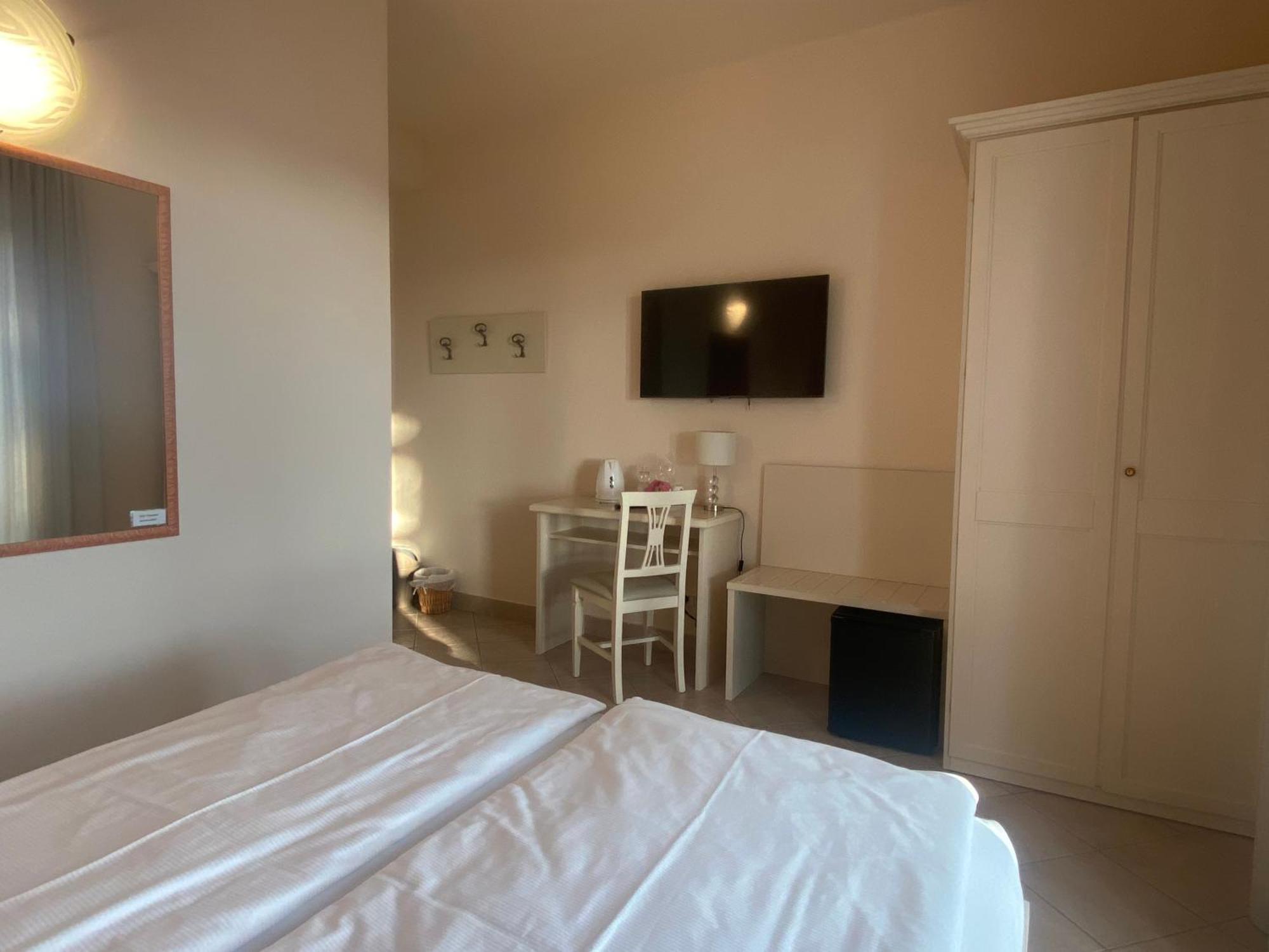 Bed and Breakfast Betty'S House Lazise Exterior foto